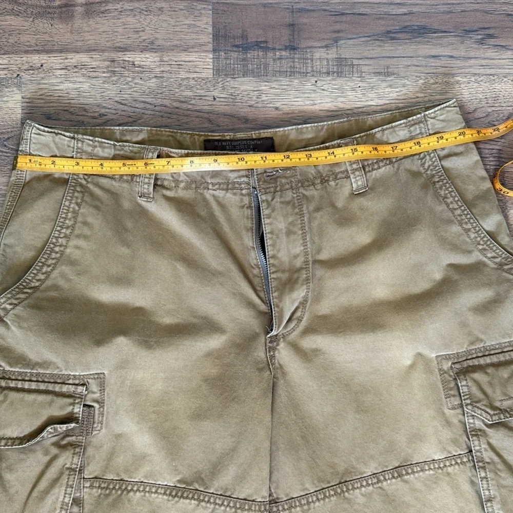 OLD NAVY Men's Tan Cargo Shorts